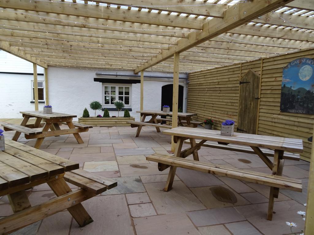 Garway Moon Inn Екстериор снимка